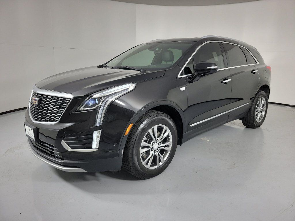 Used 2023 Cadillac XT5 Premium Luxury w/ Technology Package FWD image 3