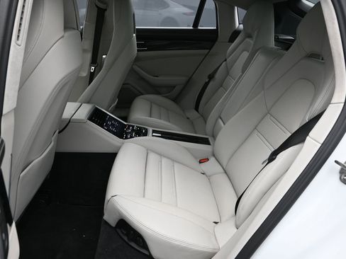 Certified 2023 Porsche Panamera GTS AWD/4WD image 17