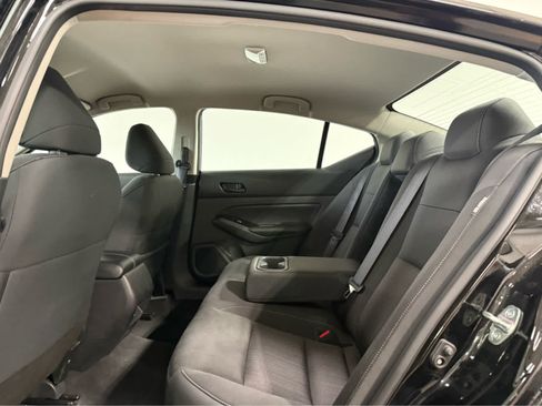 Used 2023 Nissan Altima 2.5 SV FWD image 15