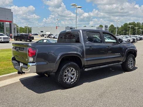 Used 2019 Toyota Tacoma SR5 RWD image 12