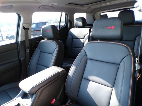 Used 2023 GMC Acadia AT4 w/ Technology Package AWD/4WD image 11