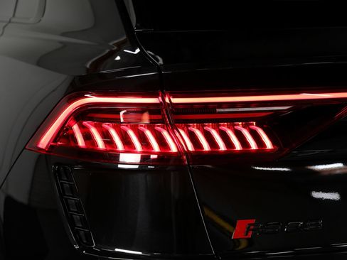 Used 2022 Audi RS Q8 AWD/4WD image 21