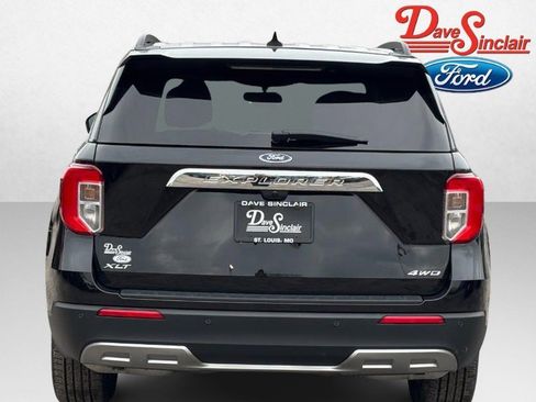Used 2023 Ford Explorer XLT w/ Equipment Group 202A image 8