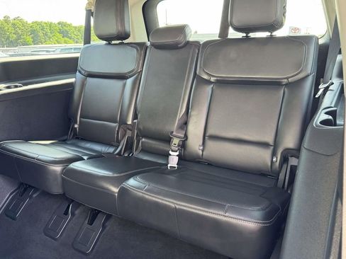 Used 2025 Ford Expedition Max Platinum AWD/4WD image 18