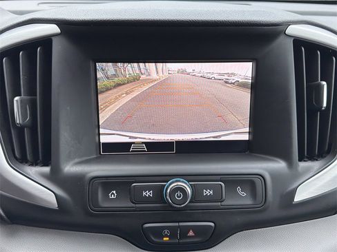 Used 2024 GMC Terrain SLE image 32