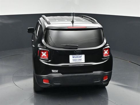 Used 2017 Jeep Renegade Altitude FWD image 15