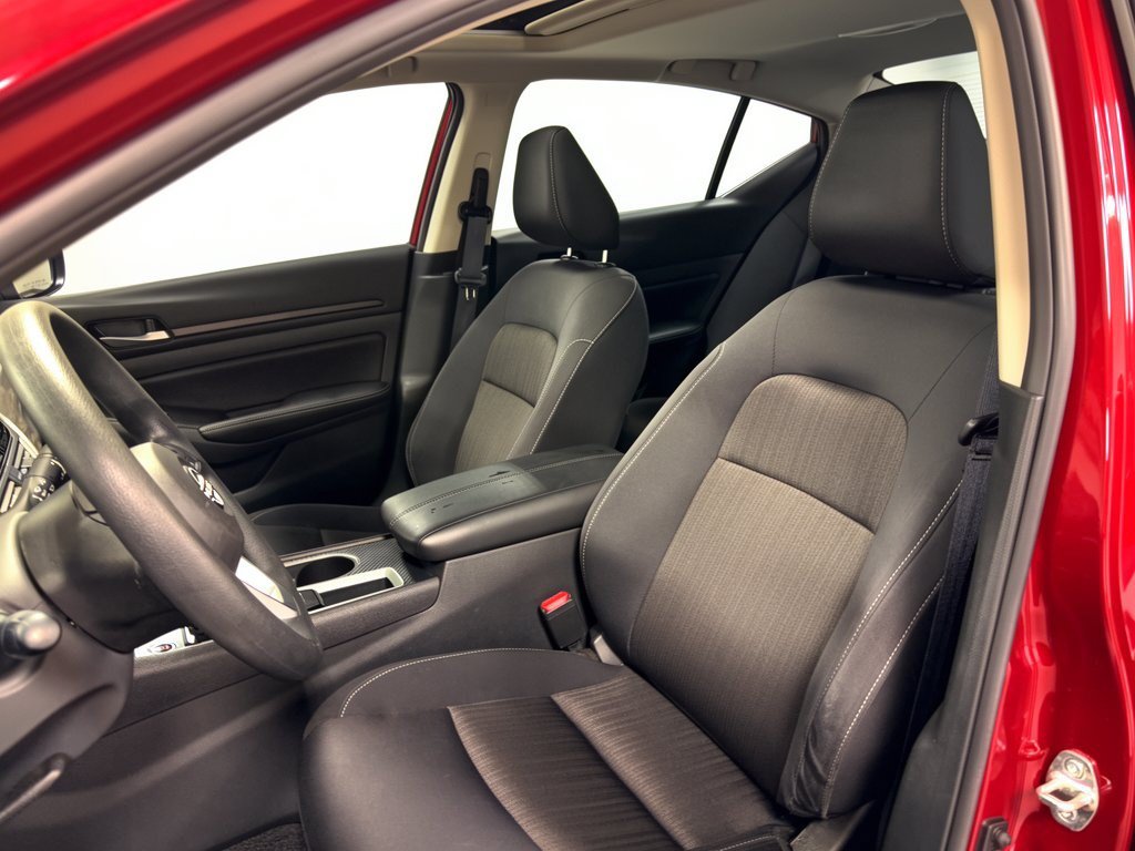 Used 2025 Nissan Altima 2.5 SV w/ SV Special Edition Package FWD image 5