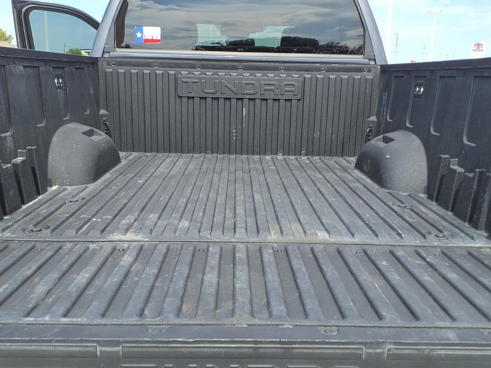 Used 2025 Toyota Tundra SR5 w/ SR5 Convenience Package AWD/4WD image 29