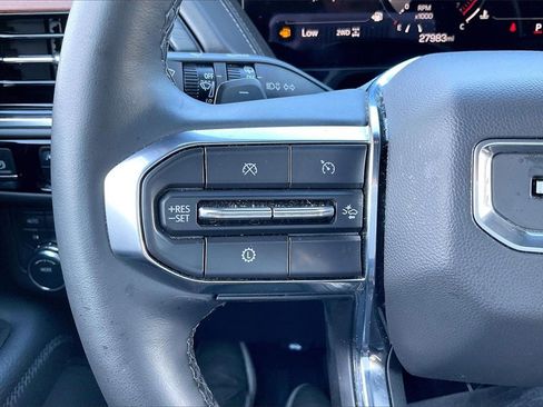 Used 2025 GMC Yukon Denali image 18