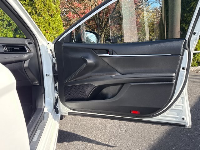 Used 2023 Toyota Camry SE FWD image 22