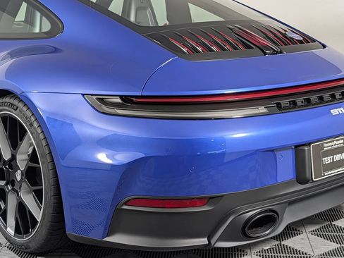 Used 2026 Porsche 911 Carrera T RWD image 16