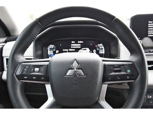 Used 2023 Mitsubishi Outlander SEL FWD image 15