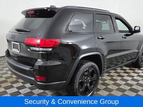Used 2020 Jeep Grand Cherokee Laredo image 9