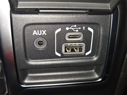 New 2025 Jeep Gladiator Sport image 24