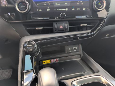 Certified 2025 Lexus NX 250 FWD w/ Accessory Package (Z1) image 14