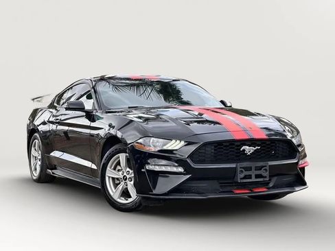 Used 2020 Ford Mustang GT RWD image 4