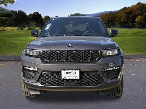 New 2025 Jeep Grand Cherokee Limited image 2