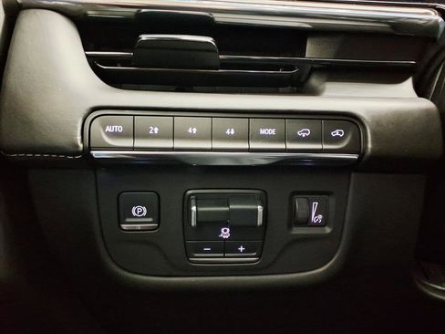 Certified 2022 Cadillac Escalade Sport Platinum w/ Heavy-Duty Trailer Package image 22