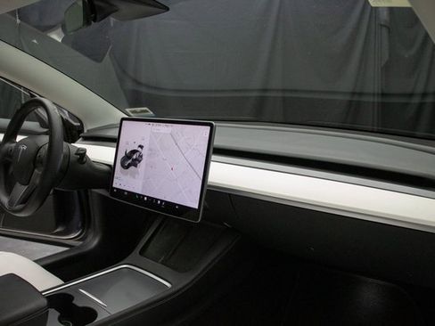 Used 2023 Tesla Model 3 Performance image 15