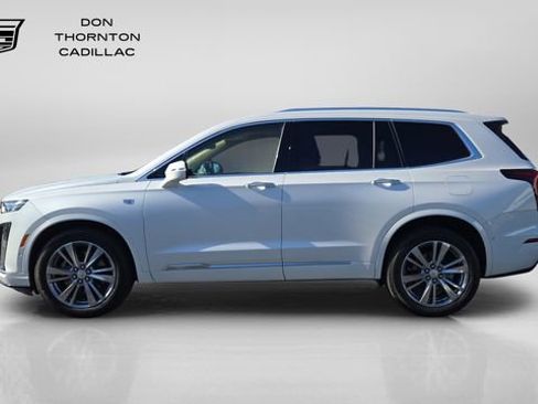 Used 2024 Cadillac XT6 Premium Luxury w/ Platinum Package AWD/4WD image 2