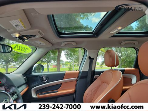 Used 2024 MINI Cooper Countryman S w/ Signature Upholstery Package FWD image 18