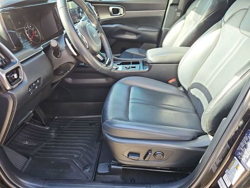 Used 2022 Kia Sorento EX w/ Panoramic Sunroof Package AWD/4WD image 16