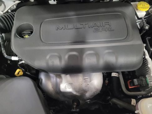 Used 2020 Jeep Cherokee Latitude FWD image 30