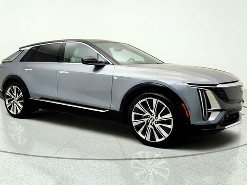 Used 2023 Cadillac Lyriq 2WD image 3