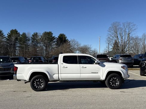 Used 2022 Toyota Tacoma SR5 image 9