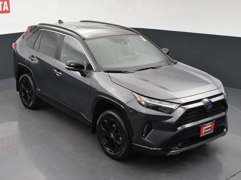 Used 2023 Toyota RAV4 XSE AWD/4WD image 29