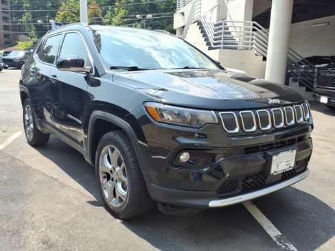 Certified 2022 Jeep Compass Limited AWD/4WD image 3