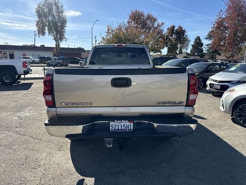 Used 2004 Chevrolet Silverado 2500 LS image 9