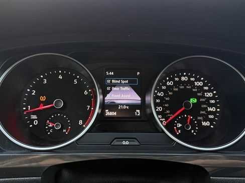 Used 2018 Volkswagen Tiguan SE AWD/4WD image 48