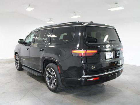 Used 2024 Jeep Wagoneer Series III image 7