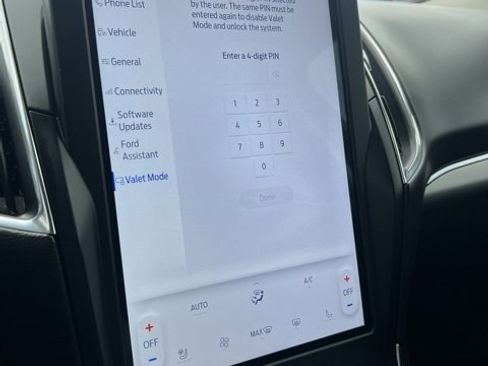 Used 2024 Ford Edge Titanium image 50