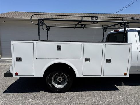 Used 2022 GMC Sierra 3500 Pro w/ Convenience Package RWD image 7