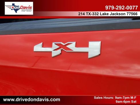 New 2026 GMC Sierra 1500 SLE w/ LPO, Black Badging Package AWD/4WD image 5