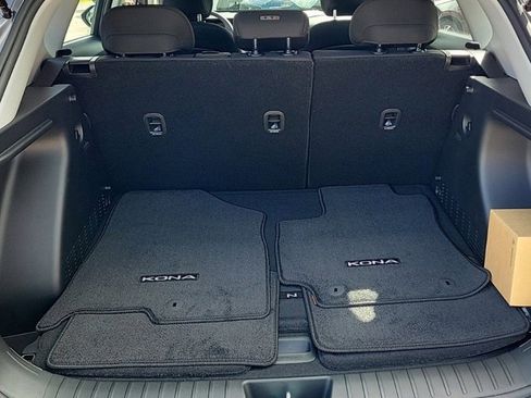 Certified 2025 Hyundai Kona SE image 8