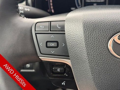 Used 2025 Toyota Camry LE w/ Convenience Package image 20