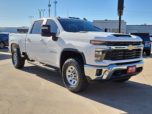 Used 2025 Chevrolet Silverado 2500 LT w/ Convenience Package image 4