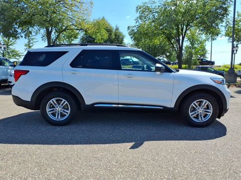 Certified 2023 Ford Explorer XLT w/ Equipment Group 202A AWD/4WD image 6
