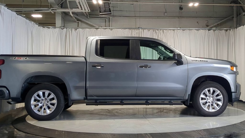 Used 2021 Chevrolet Silverado 1500 Custom w/ Safety Confidence Package AWD/4WD image 11