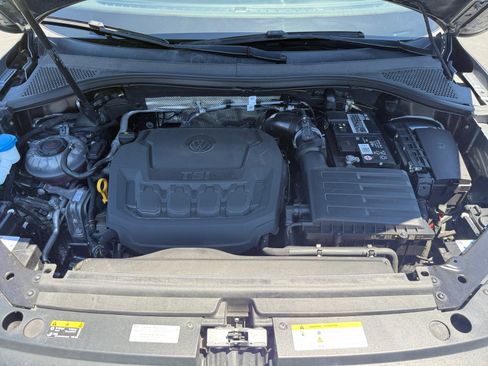 Certified 2023 Volkswagen Tiguan SE FWD image 20