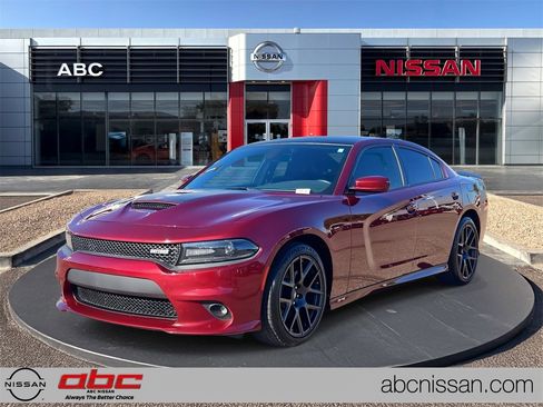 Used 2017 Dodge Charger R/T image 1