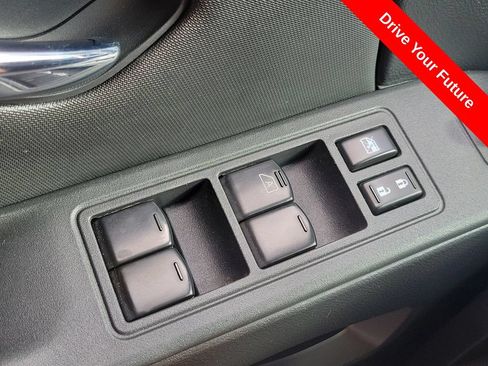 Used 2023 Nissan Frontier SV w/ SV Convenience Package RWD image 16
