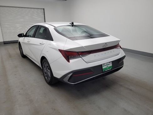 Used 2024 Hyundai Elantra SEL FWD image 5