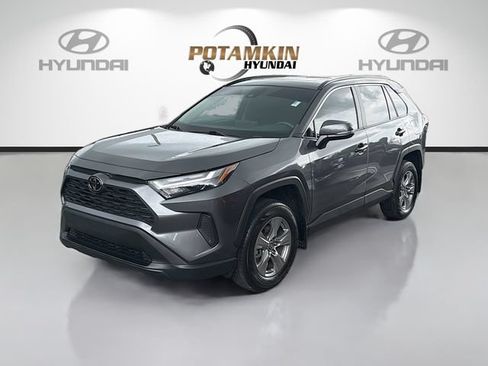 Used 2024 Toyota RAV4 XLE w/ Convenience Package FWD image 1