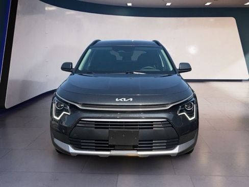 Used 2024 Kia Niro EX FWD image 7