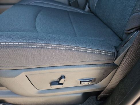 New 2026 RAM 3500 Big Horn AWD/4WD image 23