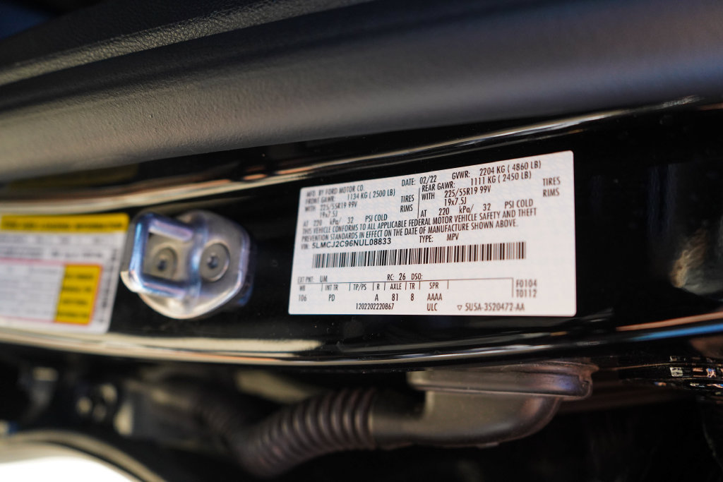 Used 2022 Lincoln Corsair Reserve w/ Elements Package FWD image 39